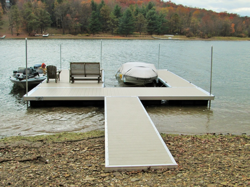 Residential Docks in MD Residential U Shaped Aluminum Dock from Lakeside Dock Sales in Maryland